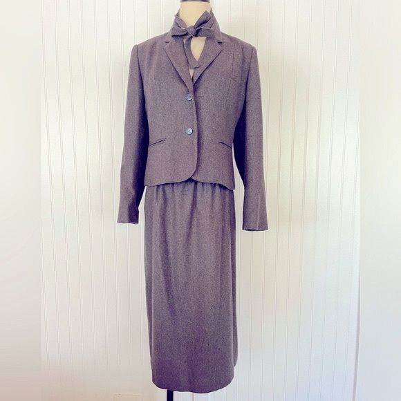 Vintage Purple Suit Matching Skirt and Blazer Coord Set Neck Tie Wool Career - Picture 1 of 12
